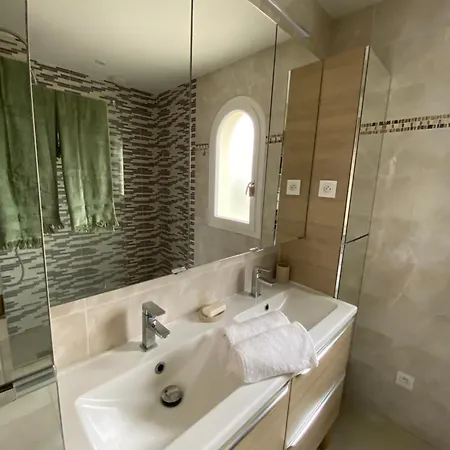 Moana Lagune 4 Chambres, 4 Salles De Bain, Piscine Privative Chauffee A 30 Degres Toute L Annee, Balneo, Terrain De Petanque Prive, Ping-pong * Saint-Cyprien (Pyrenees-Orientales)
